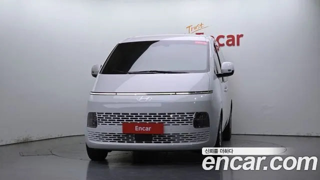 Hyundai Staria 2024 thumb 2