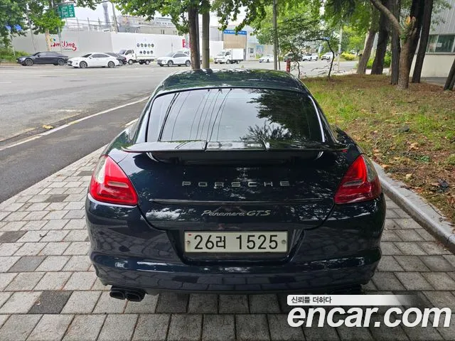 Porsche Panamera 2013 thumb 6