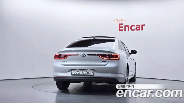 Renault-KoreaSamsung Megane 2016 thumb 4