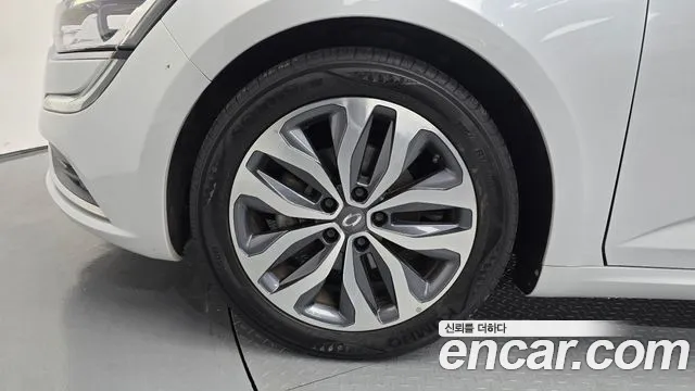 Renault-KoreaSamsung Megane 2016 thumb 5