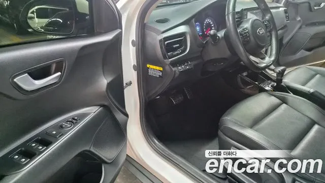 Kia Stonic 2020 thumb 9