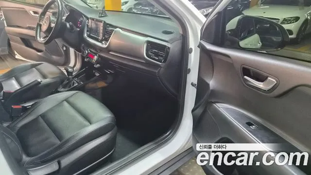 Kia Stonic 2020 thumb 10