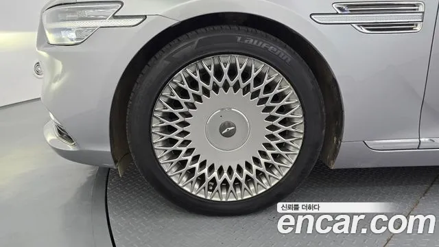 Genesis G90 2019 thumb 5