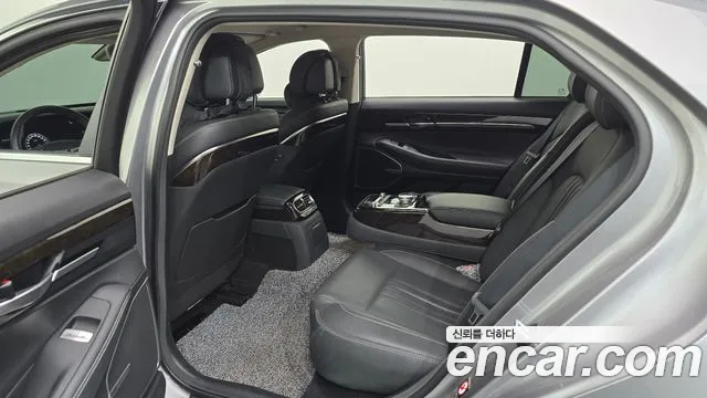 Genesis G90 2019 thumb 11