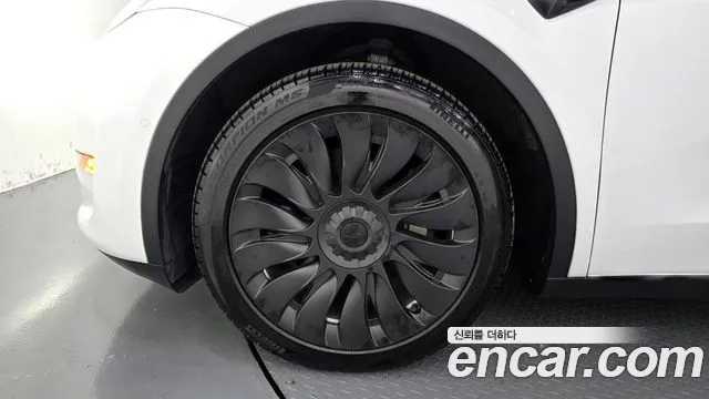 Tesla Model Y 2022 thumb 5