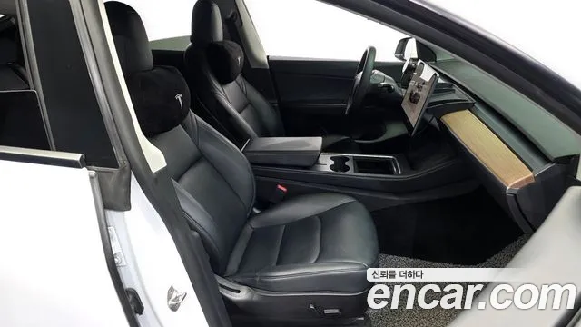 Tesla Model Y 2022 thumb 11