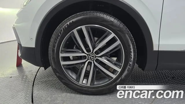 Volkswagen Tiguan 2022 thumb 4