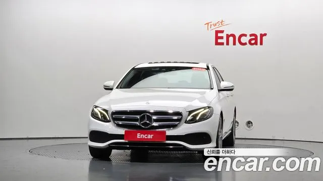 Mercedes-Benz E-Класс 2017 thumb 2