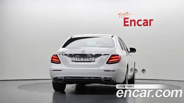 Mercedes-Benz E-Класс 2017 thumb 3