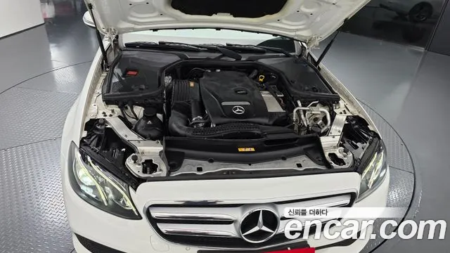 Mercedes-Benz E-Класс 2017 thumb 5