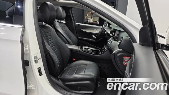 Mercedes-Benz E-Класс 2017 thumb 10