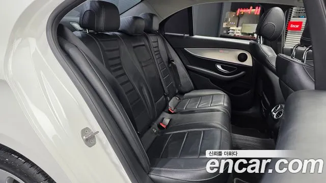 Mercedes-Benz E-Класс 2017 thumb 11