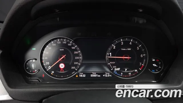 BMW 3-Series 2018 thumb 8