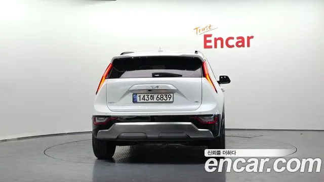 Kia Niro 2023 thumb 4