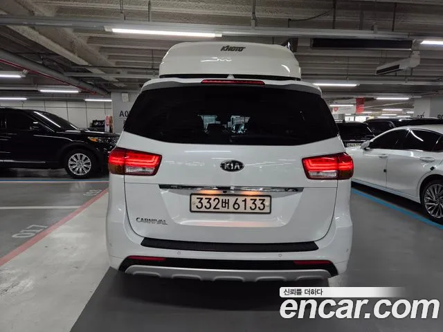 Kia Carnival 2017 thumb 4