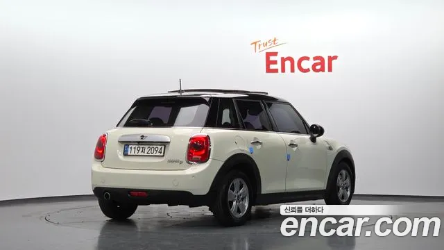 MINI Hatch 2015 thumb 2