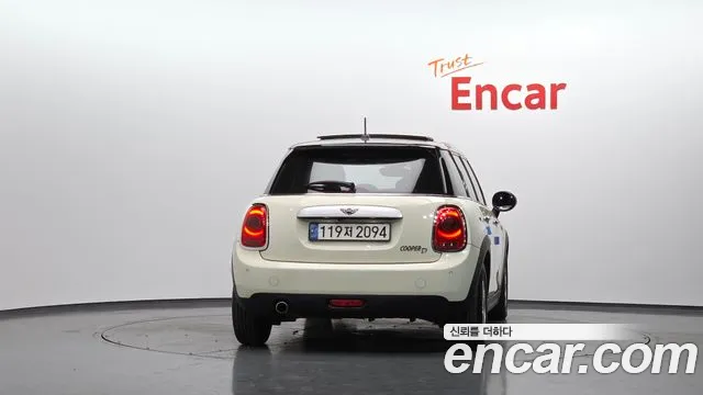 MINI Hatch 2015 thumb 4