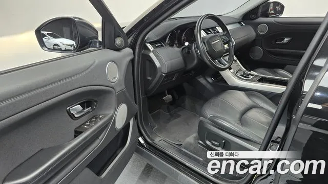 Land Rover Range Rover Evoque 2017 thumb 10