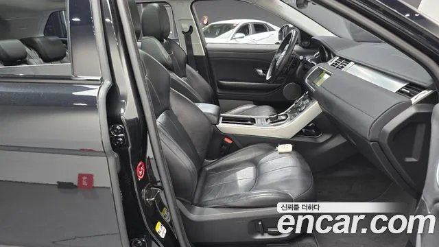 Land Rover Range Rover Evoque 2017 thumb 11