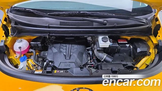 Hyundai Staria 2024 thumb 6