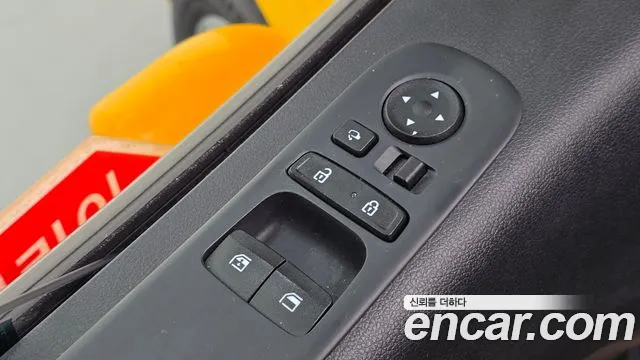 Hyundai Staria 2024 thumb 12