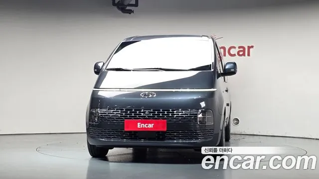 Hyundai Staria 2023 thumb 3