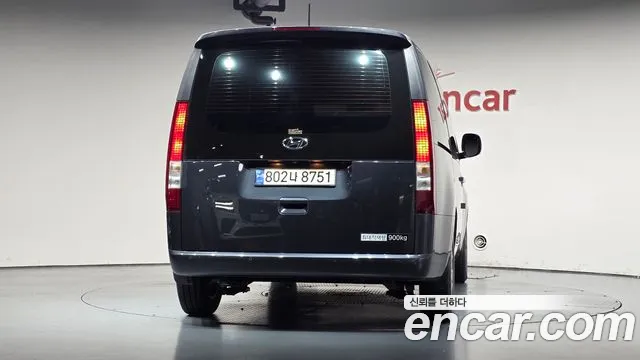Hyundai Staria 2023 thumb 4