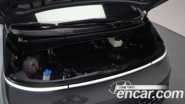 Hyundai Staria 2023 thumb 6