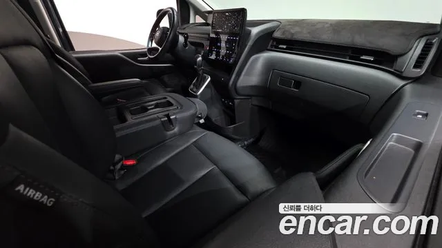 Hyundai Staria 2023 thumb 7