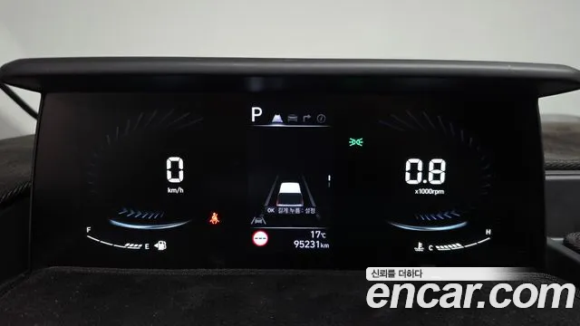 Hyundai Staria 2023 thumb 8