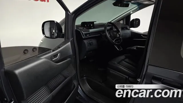 Hyundai Staria 2023 thumb 10