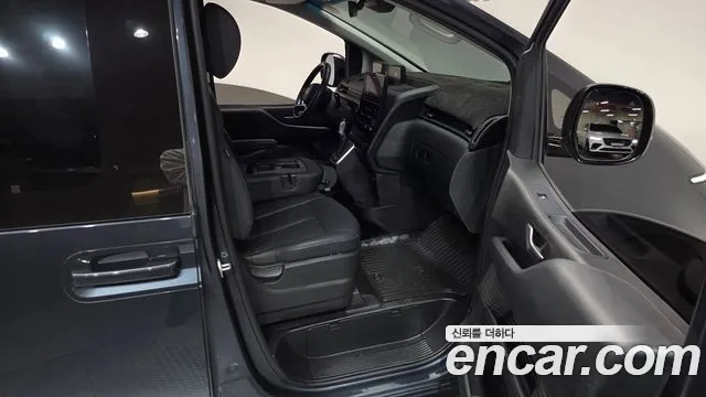 Hyundai Staria 2023 thumb 11