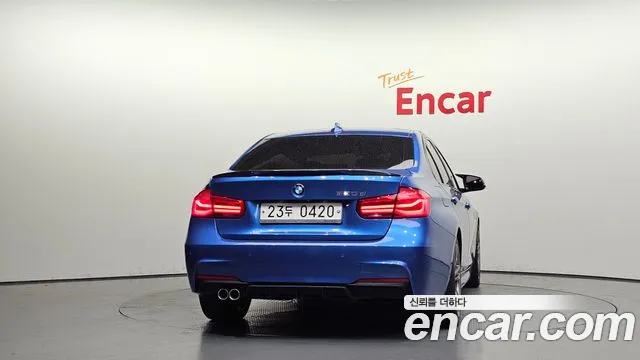 BMW 3-Series 2016 thumb 4