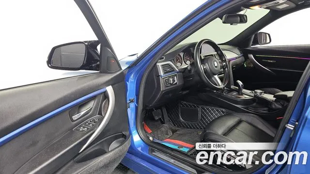 BMW 3-Series 2016 thumb 10