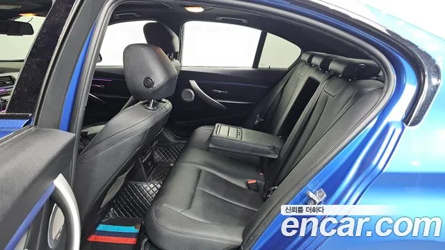 BMW 3-Series 2016 thumb 11