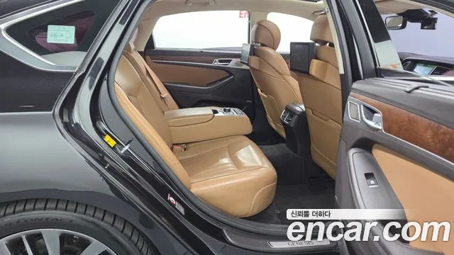 Genesis G80 2017 thumb 12