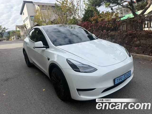 Tesla Model Y 2024 thumb 3