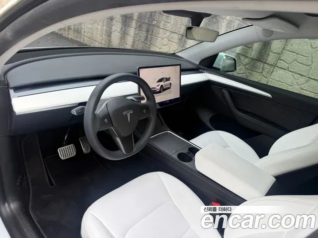 Tesla Model Y 2024 thumb 8