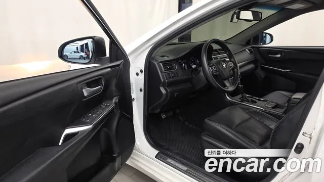 Toyota Camry 2016 thumb 10