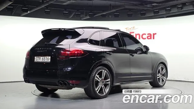 Porsche Cayenne 2012 thumb 2