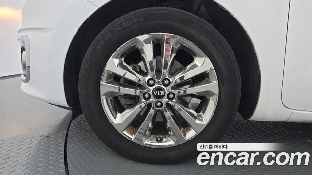 Kia Carnival 2014 thumb 5