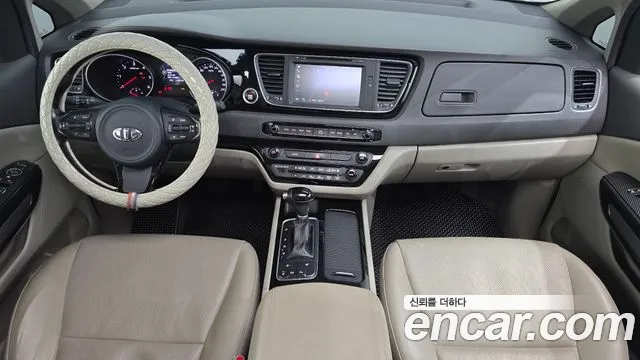 Kia Carnival 2014 thumb 7