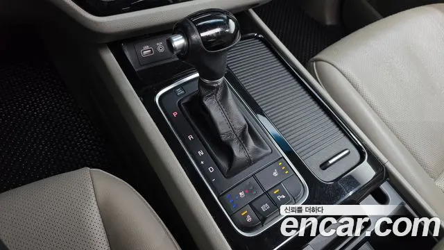 Kia Carnival 2014 thumb 9