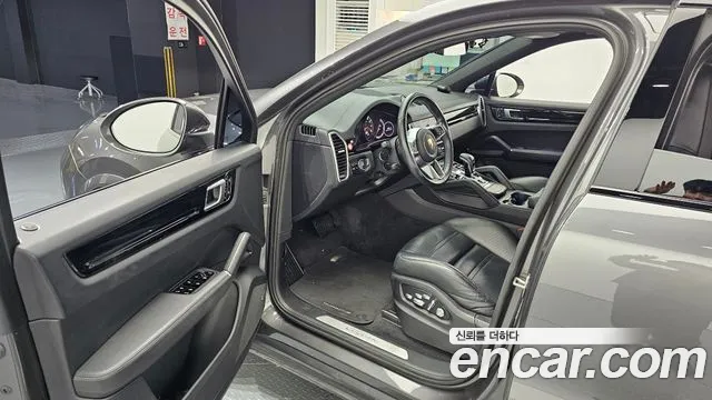 Porsche Cayenne 2020 thumb 9
