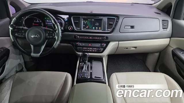 Kia Carnival 2016 thumb 7