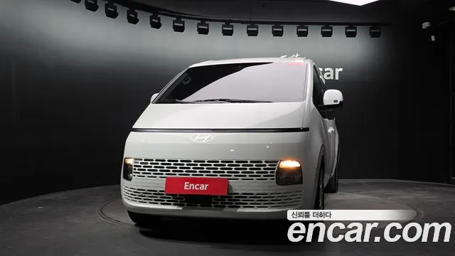 Hyundai Staria 2025 thumb 2