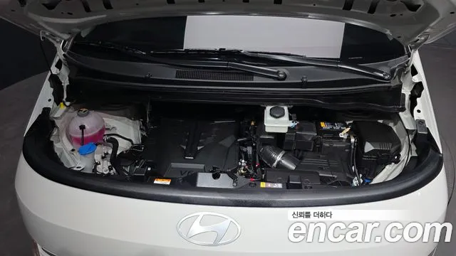 Hyundai Staria 2025 thumb 5