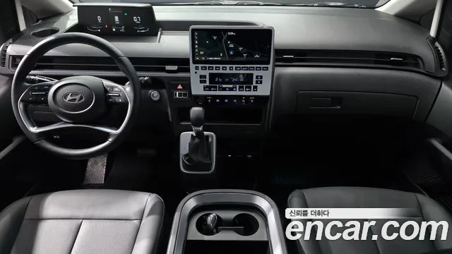 Hyundai Staria 2025 thumb 6