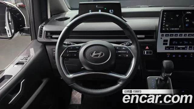 Hyundai Staria 2025 thumb 12