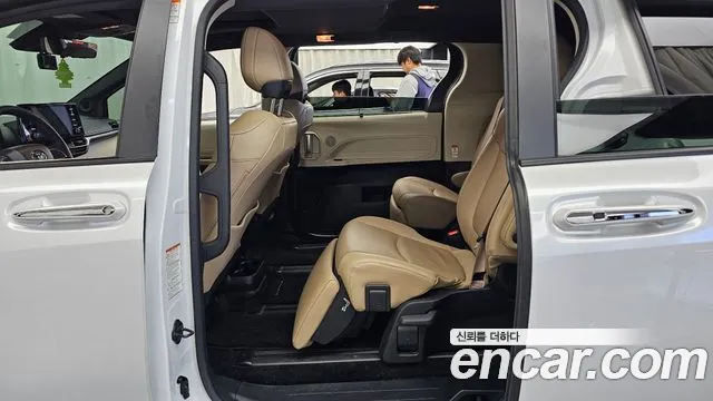 Toyota Sienna 2023 thumb 12